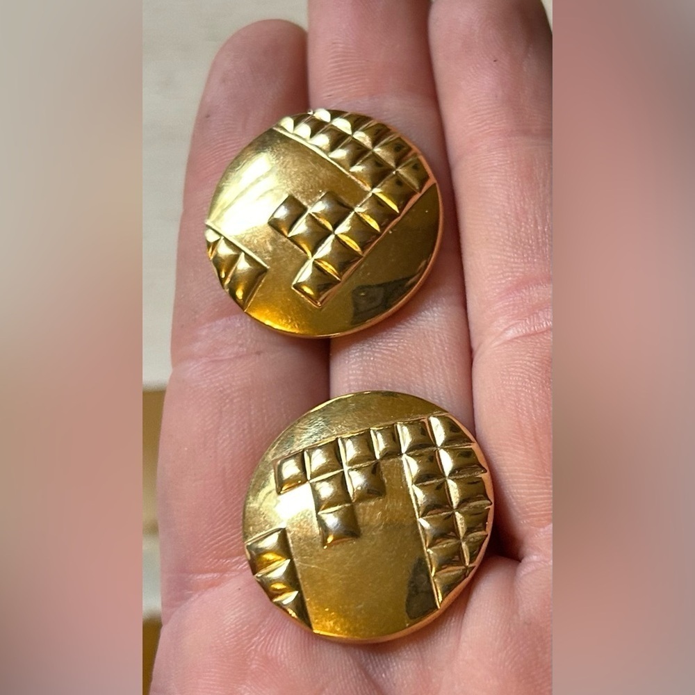 Vintage Monet disc gold-tone post earrings Vintage Jewelry Gold Earrings - Picture 3 of 6